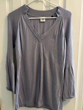Cabi Cassidy Pullover
 Lavender V-Neck Knit Top - Lightweight Women's